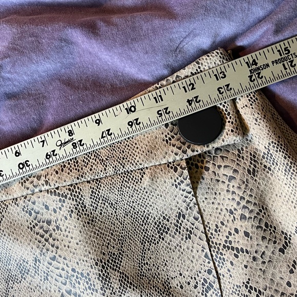 DO + BE Snakeskin Pattern Skort in Faux Lambskin Leather Sz M - Picture 4 of 6